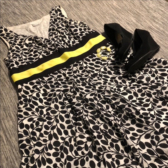 Van Heusen Dresses & Skirts - Van Huesen Flower Bud Dress
